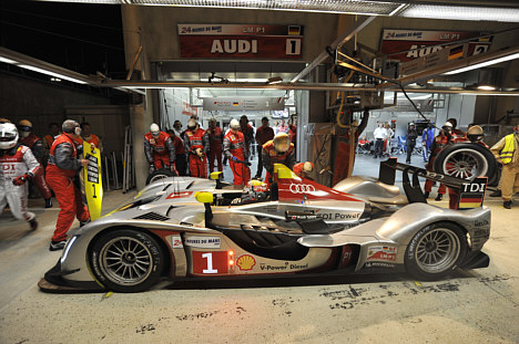 Tom Kristensens Audi holdt for meget i pit og var ikke så hurtig som Peugeot i årets Le Mans.